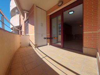 Appartamento  Avenida ausias march. Piso con cuatro dormitorios y garaje  en urbanización!!