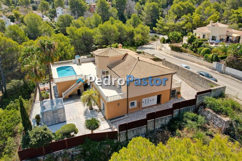 Foto 28d41cca-44e0-48c7-86cf-8a0e7417507d. Chalet con riscaldamento parcheggio piscina in La Pedrera-Vessanes Dénia