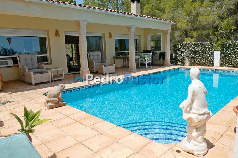 Foto 424af98f-ccb7-46fc-8593-215d38ebd16c. Chalet mit heizung pool in Pedreguer