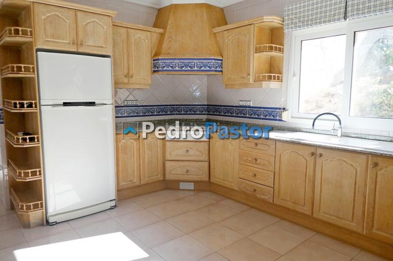 Foto dbcc0666-128a-48b0-adfa-e7a1185bb2fd. Chalet en Pedreguer