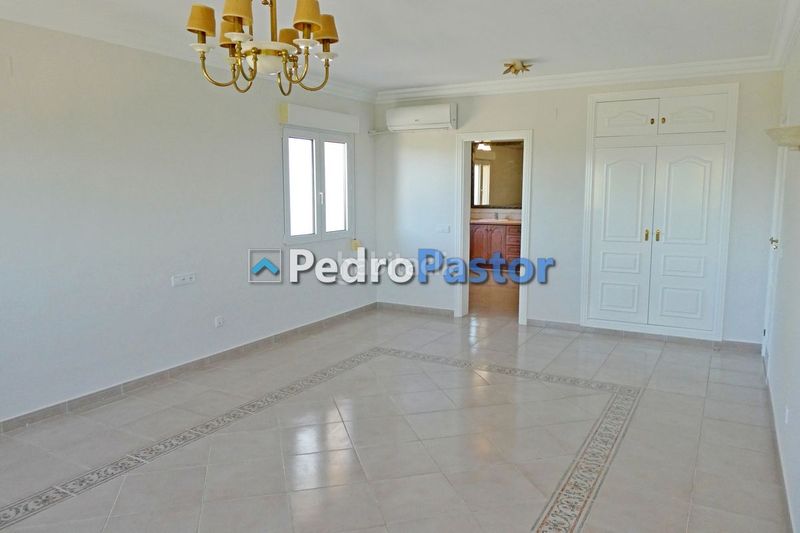 Foto ebb9be4b-516a-4d5d-acc7-072a8f0d4575. Xalet amb calefacció piscina a Pedreguer
