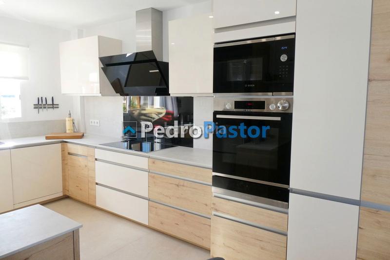 Foto 0d92d2ae-627e-4a41-9c05-03e087ffeac1. Penthouse with heating parking pool in Les Bovetes - La Felicidad Dénia