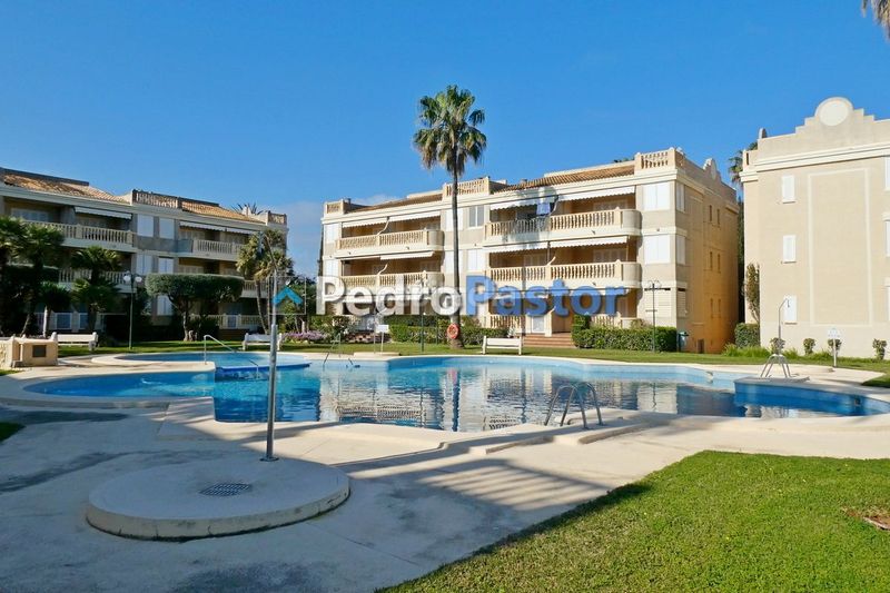 Foto 3082ed25-6d13-43f8-b0fb-306b8546a43f. Apartament amb calefacció aparcament piscina a Les Bovetes - La Felicidad Dénia