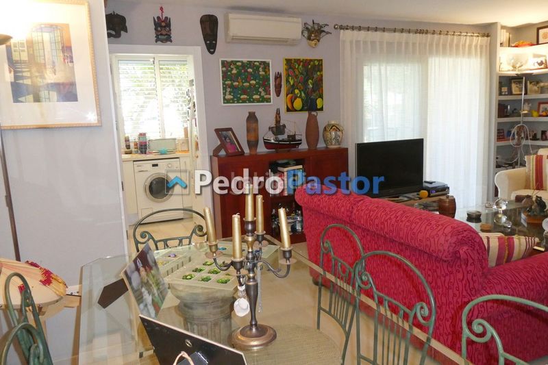 Foto 8a2a30d8-f5da-4ed0-a32e-ea57e25451e7. Apartament amb calefacció aparcament piscina a Les Bovetes - La Felicidad Dénia