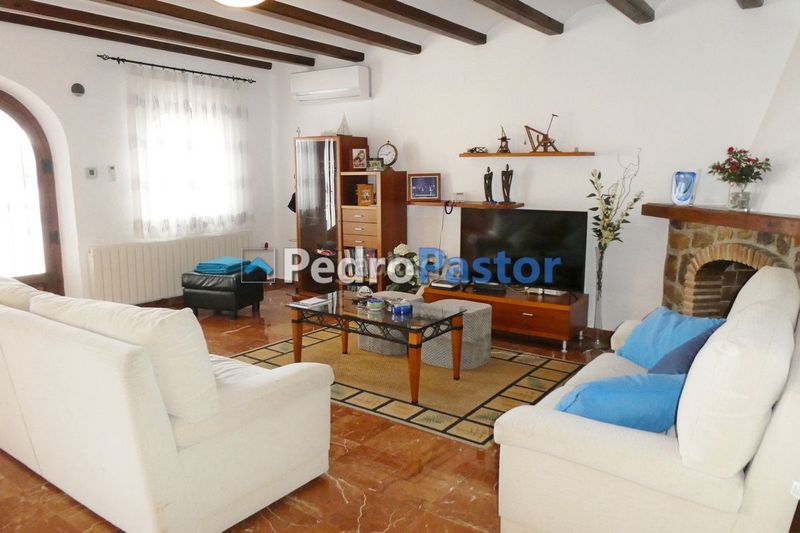 Foto 2b9a3d5a-cfc5-487e-b0a8-fa82096f5a46. Chalet en El Montgó Dénia