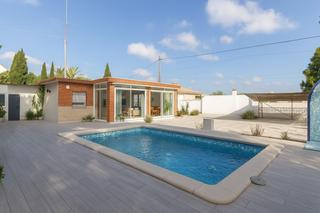 Xalet  Calle sierra sanxo el rebolledo  21. Chalet para reformar con parcela rodeada de casa con 887m2