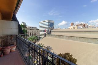 Flat  Calle calderón de la barca  4. Vivienda frente al mercado central de alicante