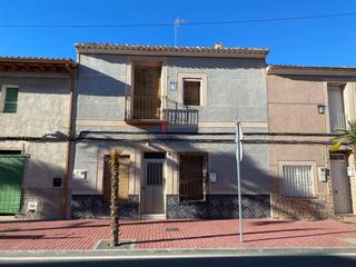 Maison à Avenida de la constitución 42. Se vende casa tradicional en pleno centro de hondón de los frail