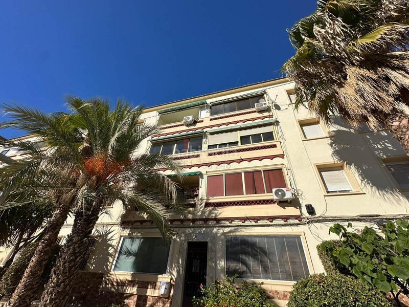 Foto d2eb1ecf-fa5b-4460-bd91-4a673d15df4c. Appartement dans calle padre espla 41 dans Pla de Bon Repós Alicante