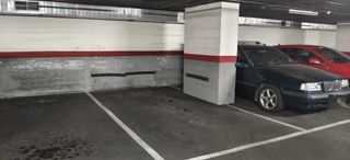 Aparcament cotxe a Augusta 251. Parquing en venta vía augusta 253