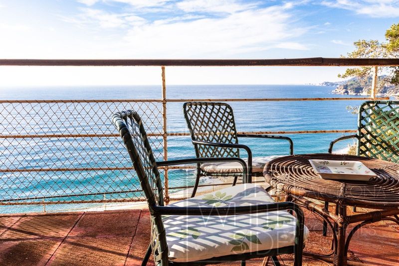 Foto e3d67400-3576-431f-a9f4-cd6260a795b8. Casa amb aparcament piscina a Montgoda Lloret de Mar