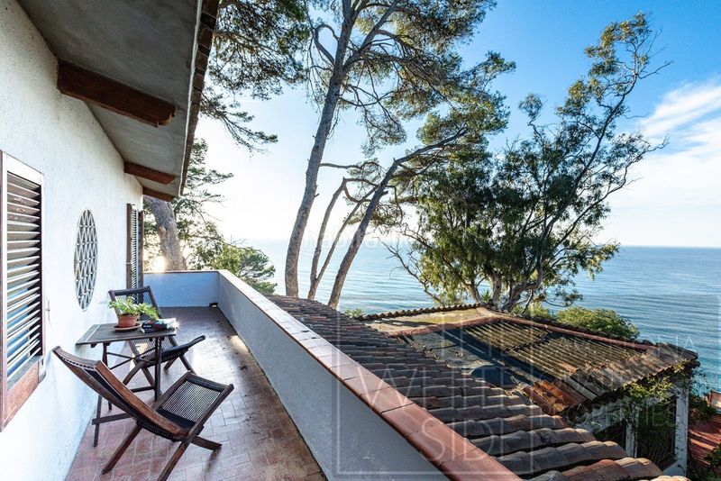 Foto ef63a3d5-e1df-4b42-b833-666d0b24d366. Casa amb aparcament piscina a Montgoda Lloret de Mar