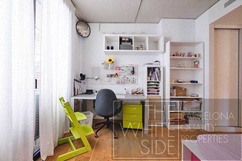 Foto a23edeb1-a409-46ac-a7c3-ebd9f98f7583. Casa amb calefacció piscina a Vila de Gràcia Barcelona