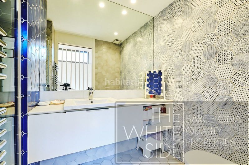 Foto db9f8bc8-b2d9-4ddb-b45e-3581da47448f. Casa amb calefacció piscina a Vila de Gràcia Barcelona