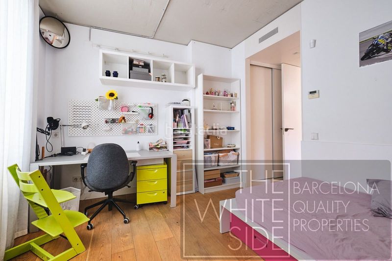 Foto ff921fb1-39cc-407f-833e-4c7b80342a3a. Casa amb calefacció piscina a Vila de Gràcia Barcelona