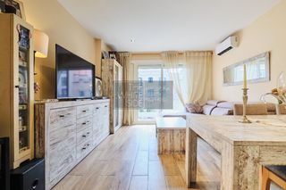 Flat  Comte urgell. Piso en venta  en eixample  barcelona. exterior. ascensor. terra