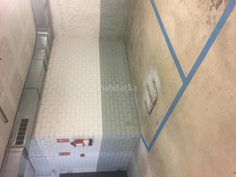 Foto fae4a947-7d1b-433c-9a0c-67de35443ed4. Aparcament cotxe a Poblenou Barcelona