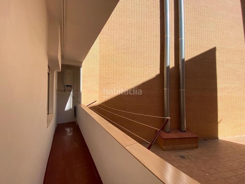 Foto 0a9a1baf-4fe9-4f5b-b9da-7171b4bbd813. Edificio en La Teixonera Barcelona