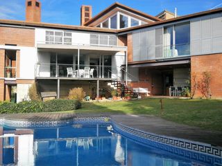 Chalet  Pujada de la barrufa. Que en 10 minutos a pie, est�s en la plaza independencia haciend