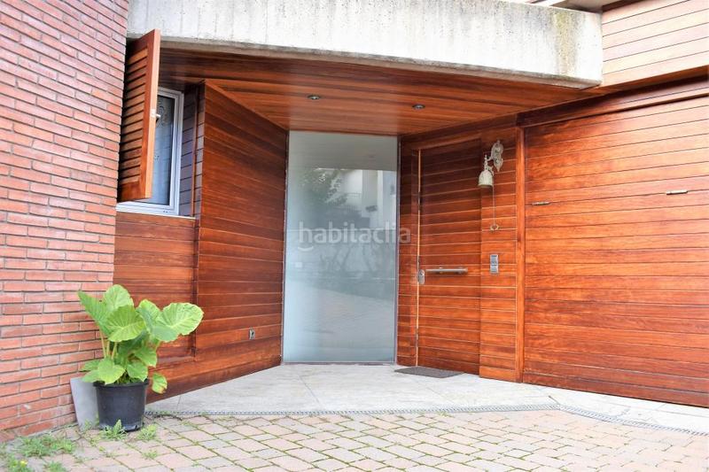 Foto 72be22c5-cce1-431f-9abe-ae82ae3a8f81. Xalet amb calefacció piscina a Eixample Nord Girona