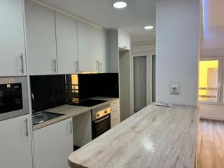 Pis  Roger de flor. Te presentamos este espectacular piso de 83m2 totalmente reforma