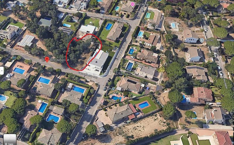 Foto c88276d6-2653-40e3-b697-269053dc9df0. Terreny residencial a ramon llull 4 a Cabanyes-Mas Ambrós-Mas Pallí Calonge