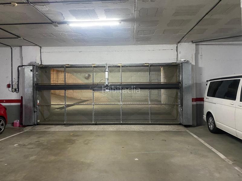 Foto 5837cc99-ad9b-491d-bad5-48b21699410b. Location parking voiture dans Eixample Sud-Migdia Girona