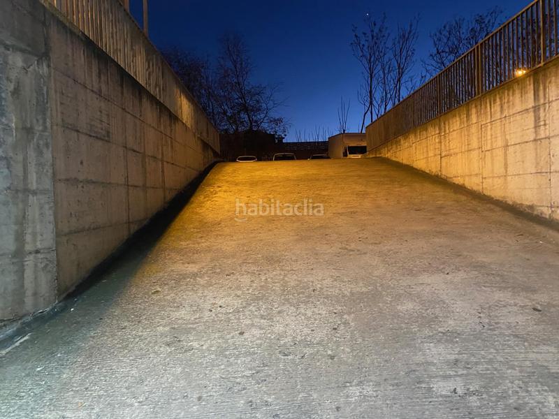 Foto fc745f21-a126-4fa3-9865-7629fca1a0bd. Location parking voiture dans Eixample Sud-Migdia Girona