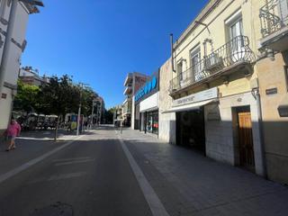 Gebäude  De la generalitat. Inmejorable oportunidad de negocio en un entorno comercial conso