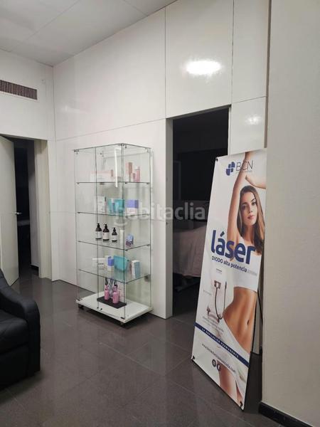 Foto 1d5a8b03-dd1d-46fd-9b1a-08201afddada. Pas-de-porte local commercial dans Eixample Nord Girona