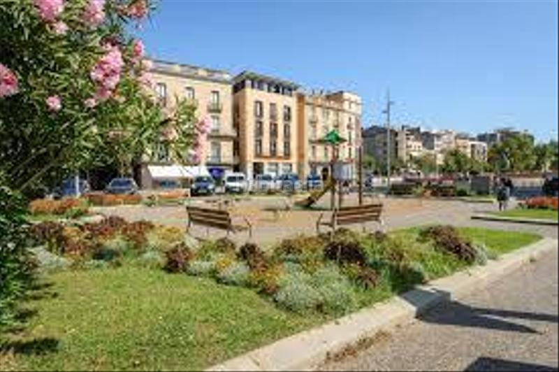 Foto 26342b2e-2e8c-4d75-8e16-12f618cc5059. Traspaso local comercial quieres montar tu propio negocio de peluquería?.. en Girona