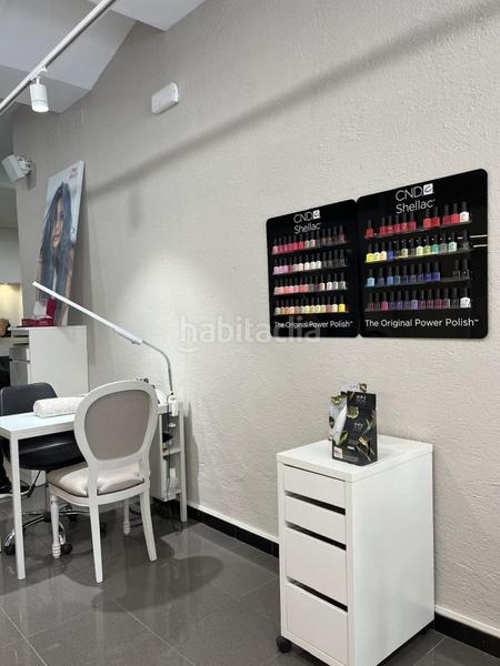 Foto e2fbe056-4ebc-4ed8-a059-be1ff0212b61. Traspaso local comercial quieres montar tu propio negocio de peluquería?.. en Girona