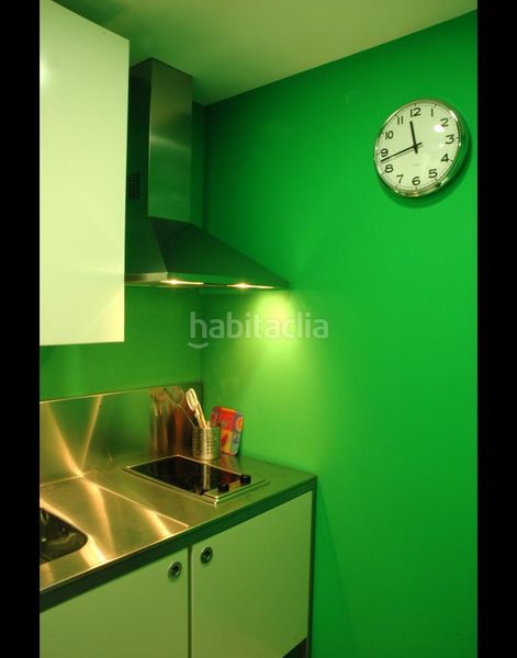 Foto a8d0277a-660a-4ee3-a2b3-fd6f17490ede. Local comercial a Prosperitat Barcelona