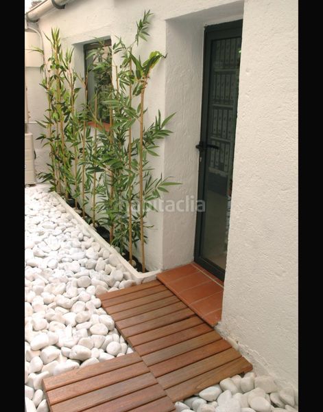Foto eac4f5b3-4fcc-4894-bf58-ccd510b24ec1. Local comercial a Prosperitat Barcelona