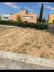 Terreny residencial a Els Monjos. Magnífica parcela plana de 400m2 para construir casa aislada de