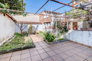 Casa adossada a Venat. Quieres vivir en una casa con jardn en una calle tranquila de s
