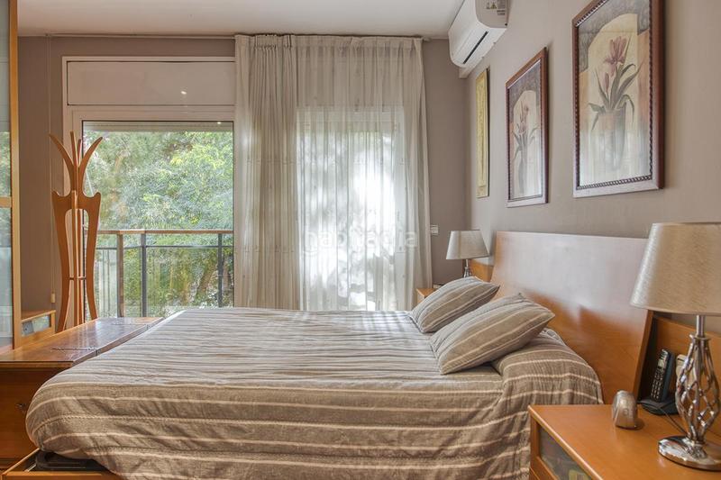 Foto 3a72f0b9-a6f3-4003-bf52-04d9ff9198f8. Chalet mit heizung parking in Sant Andreu de Palomar Barcelona