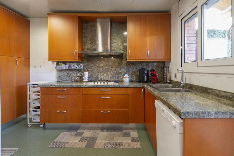 Foto 70a5f876-b076-4171-aeea-7a9476a2a51f. Chalet mit heizung parking in Sant Andreu de Palomar Barcelona
