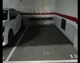 Aparcament cotxe  De jacquard. Parking en sants