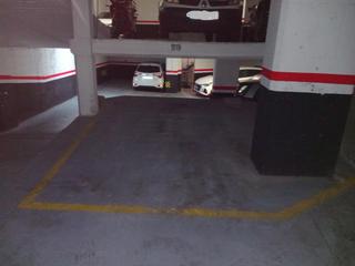 Autoparkplatz  Del marquès de sentmenat. Parking en les corts.