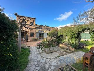 Bauernhof in Forallac. Casa en venta en vulpellac con gran jardín con vistas anexo ampl