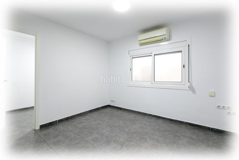 Foto d54cf878-72cb-4325-af50-6853526d2540. Etagenwohnung mit heizung in Can Vidalet Esplugues de Llobregat