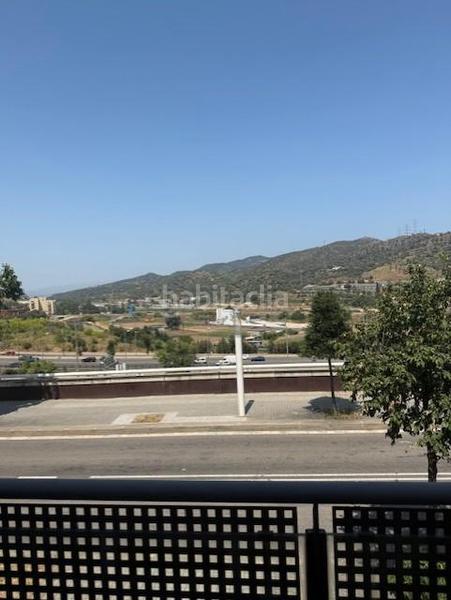 Foto 0ee44634-f8a8-48d0-9a49-4759fa203a2c. Casa adossada amb calefacció aparcament piscina a Barcelona