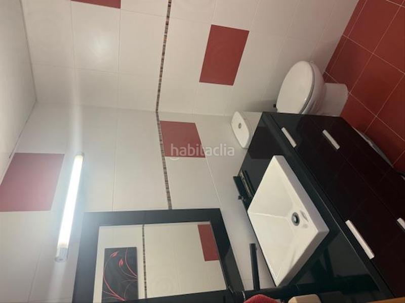 Foto 9349f507-8760-43cc-b6ac-4bfae961fa6c. Casa adossada amb calefacció aparcament piscina a Barcelona