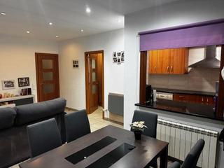 Dúplex a Santa Eugènia de Berga. Dúplex con encanto, amplitud y luz en cada rincón.