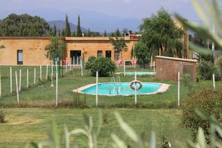 Mas à Cabanes. Finca rústica con granjaescuela en funcionamiento  empordà