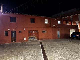 Maison jumelée à Vila-sacra. Oportunidad única en el corazón de vilasacra ideal para inversor