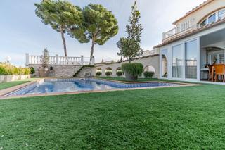 Chalet à Pals. Casa exclusiva en masos de pals  vistas panorámicas y máximo con