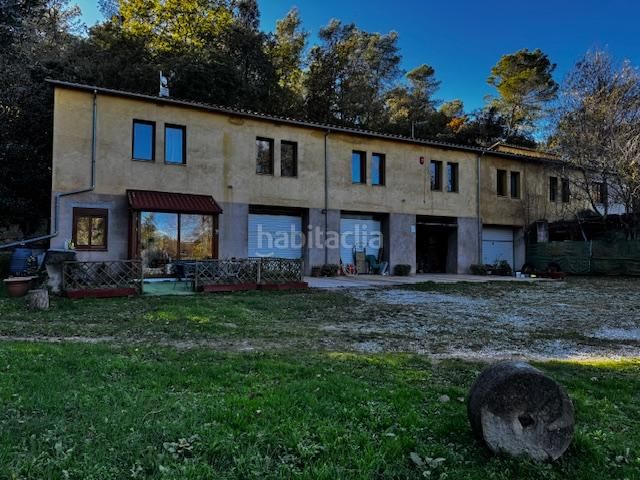 Foto bd1332f2-1bc3-417c-9898-f013301c8944. Masia amb calefacció aparcament a Porqueres