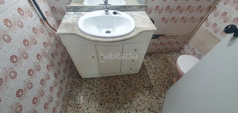 Foto 0ce0c5a3-8114-4555-a677-a623c0c8f691. Local comercial a El Camp de l´Arpa del Clot Barcelona